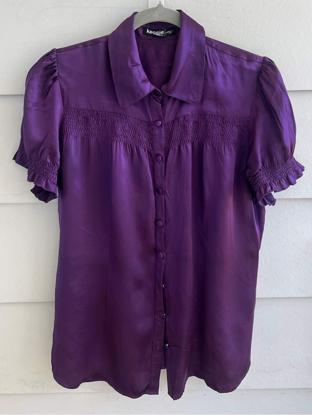 Gorgeous Kensie silk button front blouse.